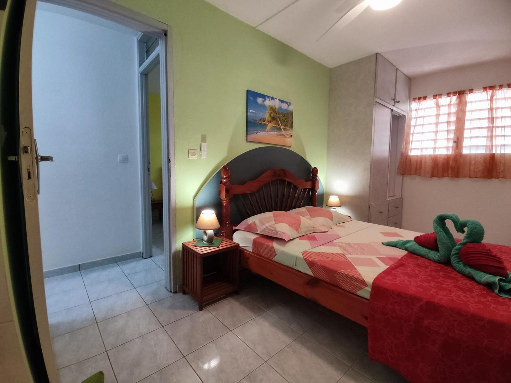Bungalow With Sea View In Деше Экстерьер фото
